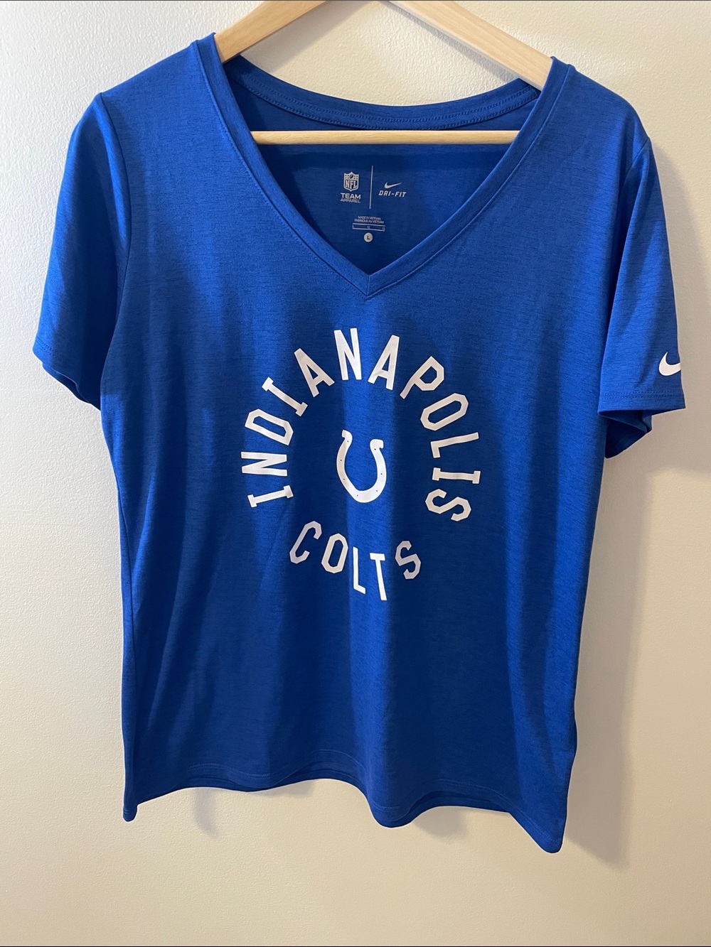 Women’s Large Indianapolis Colts, NFL Team Apparel Nike Dri Fit Shirt